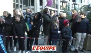 Les Marseillais accueillis devant leur hôtel par leurs supporters - Foot - L1 - OM