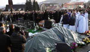 Slovaquie : une foule aux obsèques du journaliste assassiné
