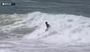Adrénaline - Surf : Adriano de Souza with an 8.2 Wave vs. W.Carmichael