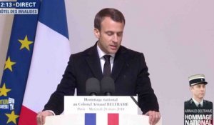 Macron rend hommage au «héros» Beltrame - ZAPPING ACTU LE SOIR DU 28/03/2018