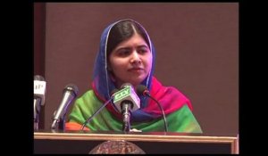 Pakistan: les larmes de Malala, enfin de retour dans son pays