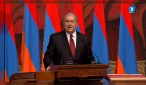 Le nouveau président arménien prête serment