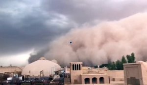 En Iran, une tempête de sable frappe en pleine ville