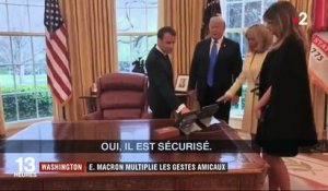 États-Unis : Emmanuel Macron multiplie les gestes amicaux envers Donald Trump