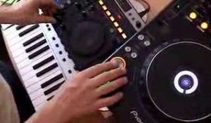 DJmag - James Zabiela DJ Tricks -  01