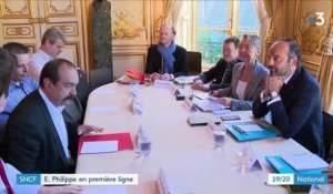 SNCF : Édouard Philippe en première ligne