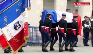 Vannes. Les honneurs militaires rendus au gendarme mort en service