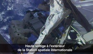 Sortie spatiale de deux astronautes de l'ISS