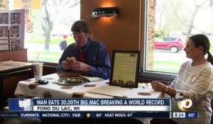 Il mange son 30.000ème Big Mac et entre dans le Guiness Book des records