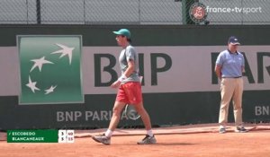 Roland-Garros 2018 : Blancaneaux fusille Escobedo et prend la première manche