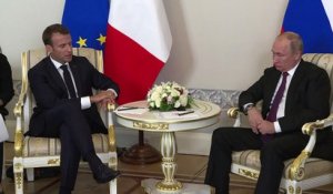 Macron veut des "initiatives communes" avec Poutine