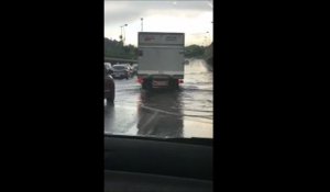 Des torrents d'eau dans les rues de Nancy après le passage d'un orage