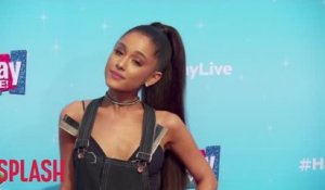 Ariana Grande and Pete Davidson are Instagram official
