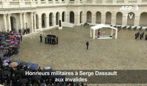 Obsèques de Serge Dassault: honneurs militaires aux Invalides