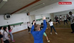 Quimper. Hip-hop. Le groupe d'Ayline et Maëlys prépare le gala de hip-hop