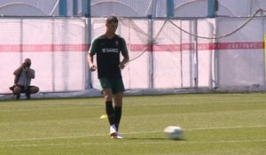 En coulisses - Ronaldo à l'entrainement avant le match clé contre l'Iran
