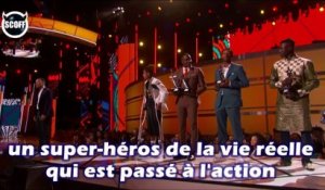 Mamoudou Gassama récompensé pour son héroïsme à Hollywood !!