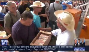 Liquidation de Jean Caby: les salariés distribuent gratuitement des stocks de mini-saucisses