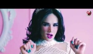 Mulan Jameela feat.  Ramli - Boneka Barbie (Music Video)