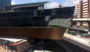 Les vitres d'un nouveau centre commercial s'effondrent (Mexique)