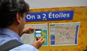 Bleus - Le métro parisien célèbre les champions du monde