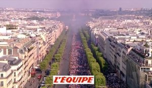 Les Bleus descendent les Champs-Élysées - Foot - CM 2018