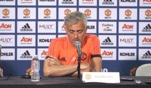 Man United - Mourinho : ''Le capitaine est Valencia''