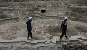 Syrie : des casques blancs et des combattants rebelles évacués