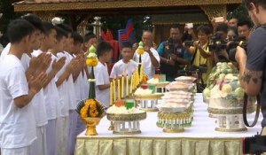 Thaïlande : cérémonie bouddhiste pour les jeunes footballeurs