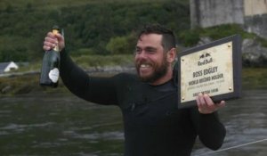 Un Britannique bat le record de la plus longue nage en mer