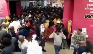 Chaos durant le Black Friday à Baywest Mall en Afrique de Sud