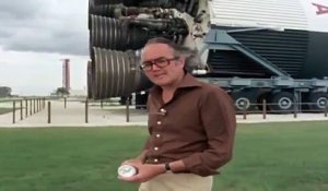Un reporter télé synchronisé avec le décollage d'une fusée