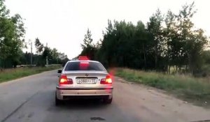 Un chauffeur de taxi s'emporte contre un client pollueur en Russie
