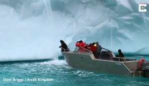 Cet explorateur boit l'eau la plus pure du monde qui coule d'un glacier dans l'océan Arctique