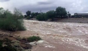 Montée des eaux impressionnante en Arizona - Crue éclaire