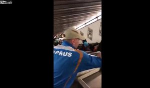 Vidéo : Supporters russes sur l'escalator à Rome