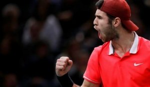 Tennis : le Russe Khachanov remporte le Masters 1000 de Paris en battant Djokovic