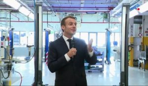 Emmanuel Macron : une tournée faite de polémiques