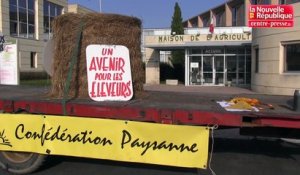 VIDEO. Mignaloux-Beauvoir : les éleveurs de la Confédération paysanne manifestent.
