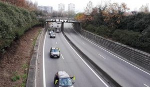 GRENOBLE | Arrivée des "gilets jaunes" au Rondeau du cortège parti de Carrefour Meylan