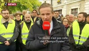 Nicolas Dupont-Aignan : "La réalité n'est pas celle des Champs-Elysées"