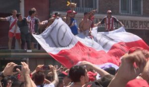 Les supporters de River Plate déjà très chauds aux abords du stade!