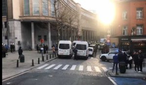 Bruxelles: les gilets jaunes encerclés