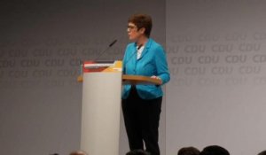 Annegret Kramp-Karrenbauer va-t-elle succéder à Angela Merkel ?