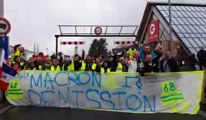 Les Gilets jaunes, zone du Chiriac à Albertville.