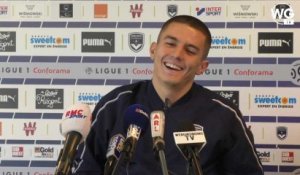 Sergi Palencia félicité par les journalistes pour son français