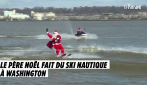 Le Père Noël fait du ski nautique à Washington