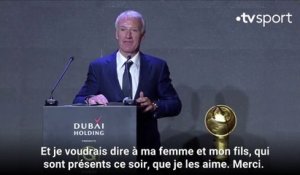 Didier Deschamps pas très à l'aise en anglais aux Globe Soccer Awards.