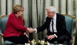 Merkel : L'Allemagne "assume complètement la responsabilité des crimes" nazis