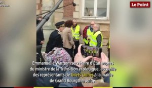 Tensions à Grand Bourgtheroulde en marge de la visite d'Emmanuel Macron